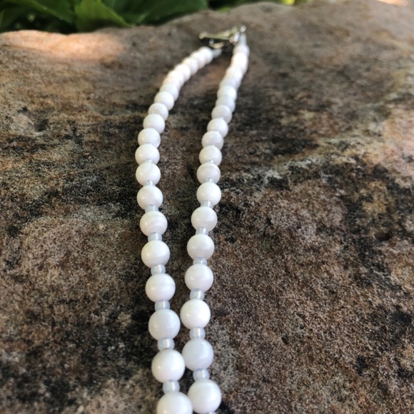 NEW Shell Beaded Necklace (One of A Kind) - Picture 4 of 9